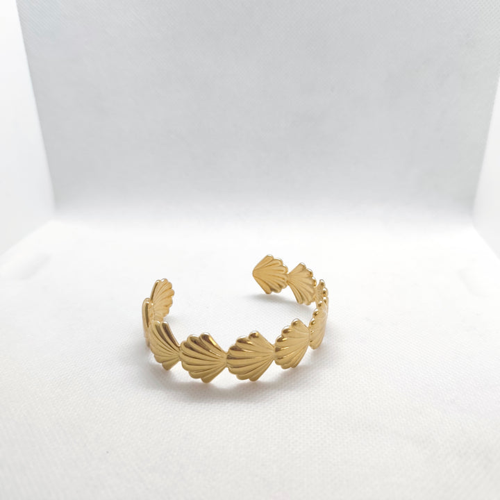 Small shells bracelet