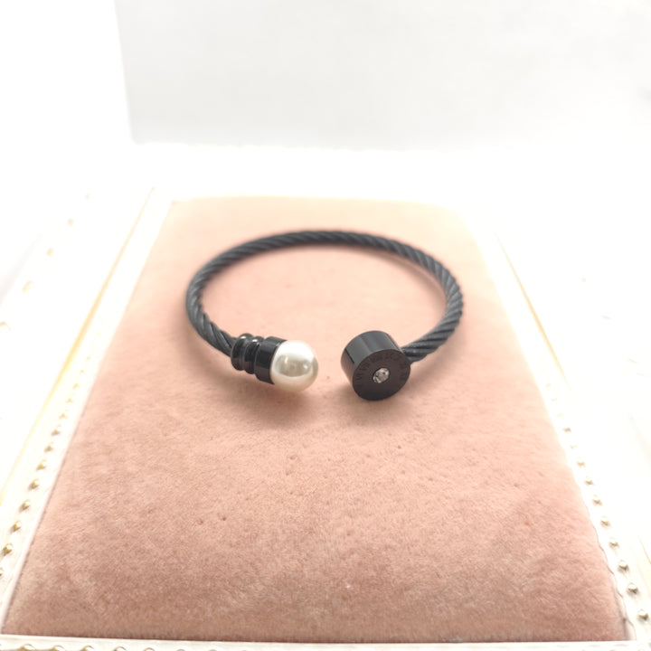 Elegance Twist Bracelet