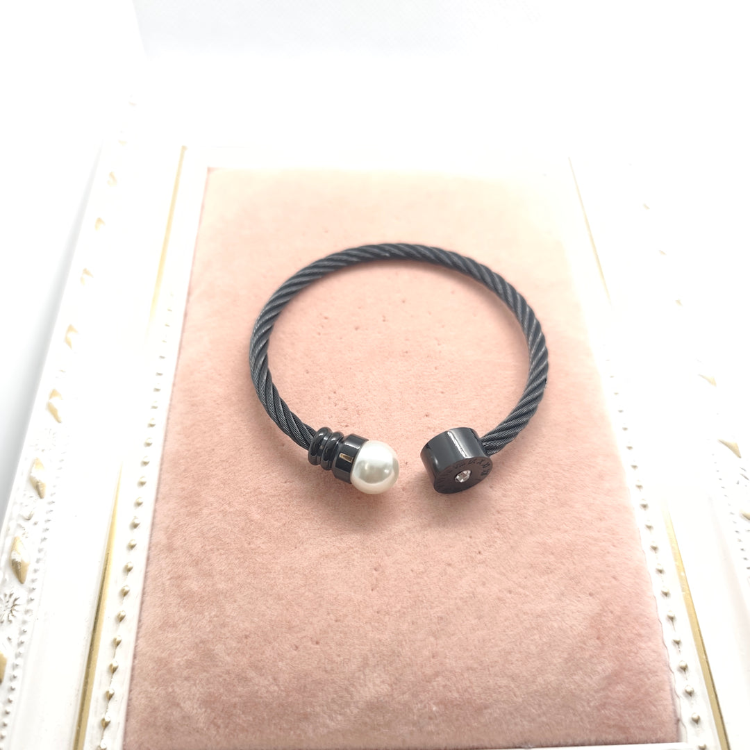 Elegance Twist Bracelet