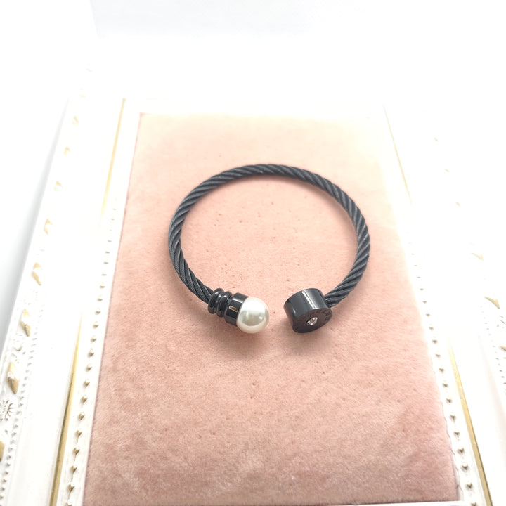 Elegance Twist Bracelet